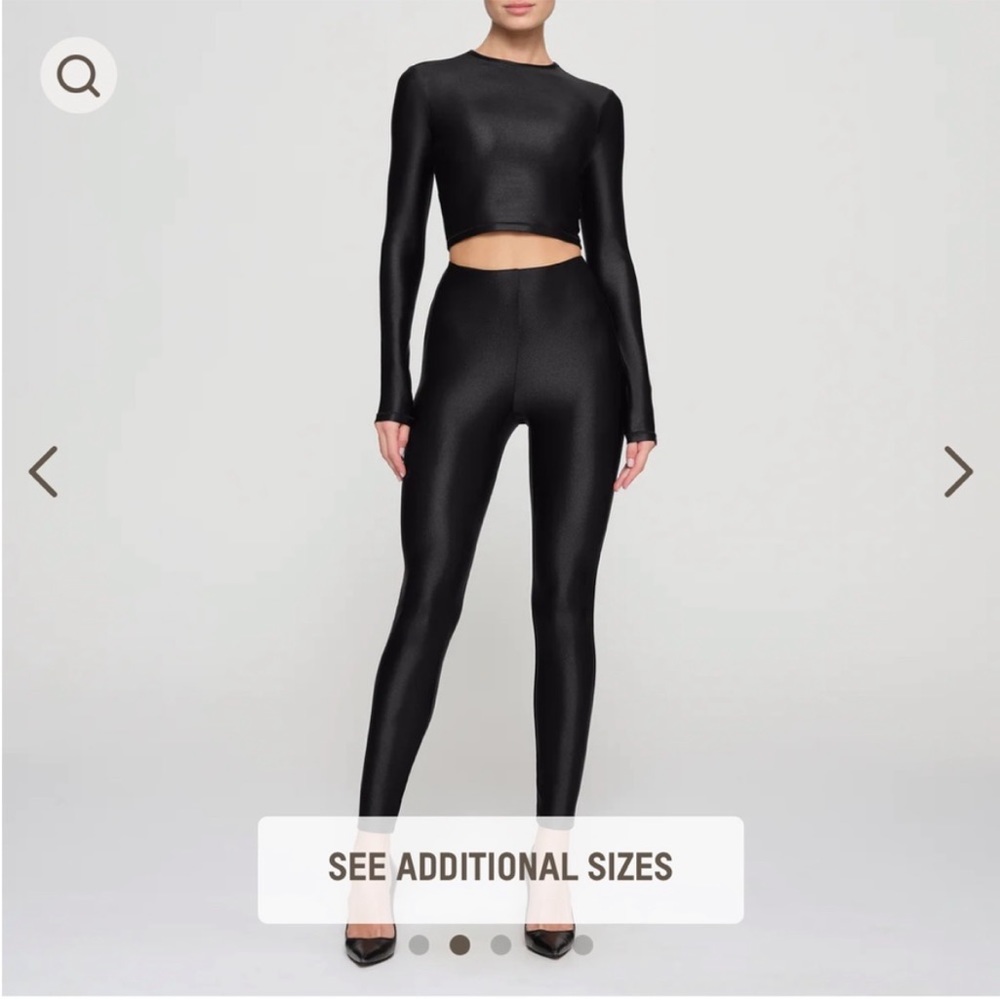 Skims shiny long sleeves crop top